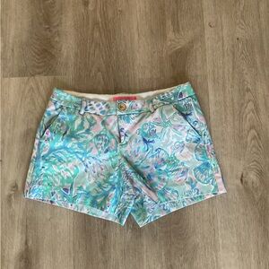 Lilly pulitzer shorts women’s size 4 coral beach print blue